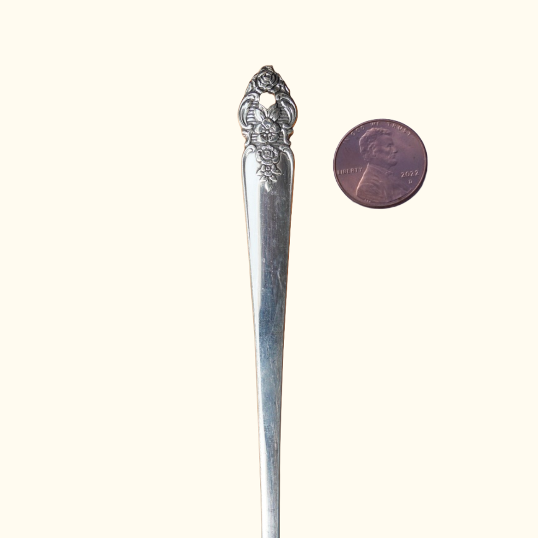 Distinction (medium) - Spoon Ring
